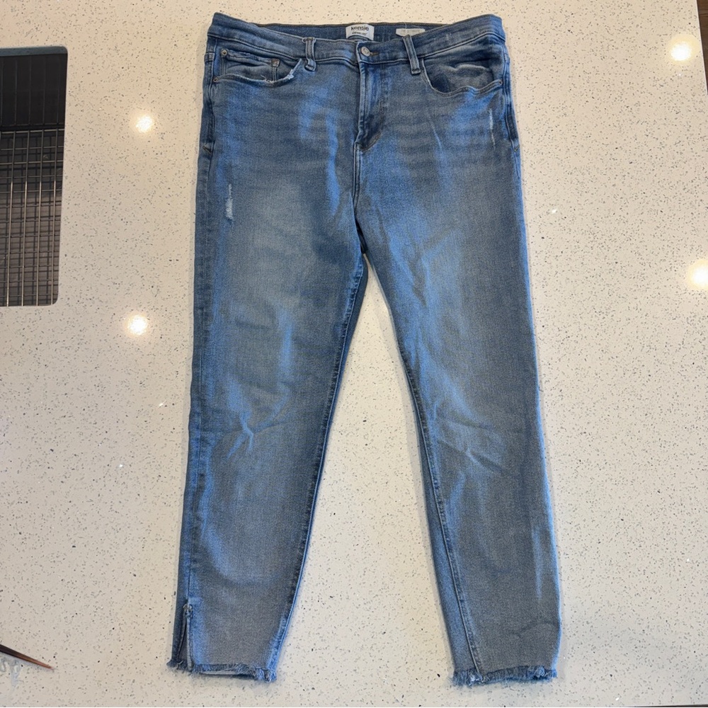 Kensie Light Blue high rise Skinny Jeans size 14/32